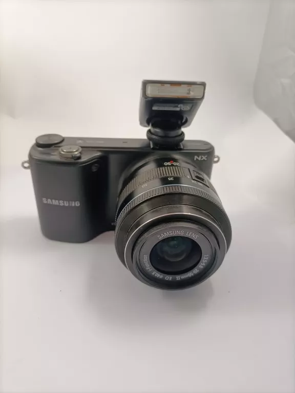 aparat-fotograficzny-samsung-nx2000-komplet-ean-gtin-8806085645660