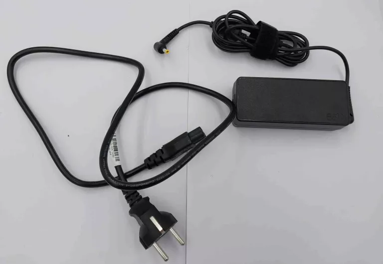 laptop-lenovo-ideapad-slim-3-15iah8-typ-dysku-twardego-128550-2