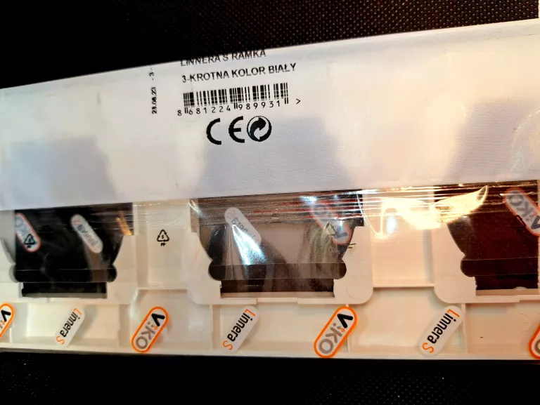 ramka-panasonic-linnera-s-ramka-3-krotna-bialy-polysk-8681224989931-stan-11323-238058