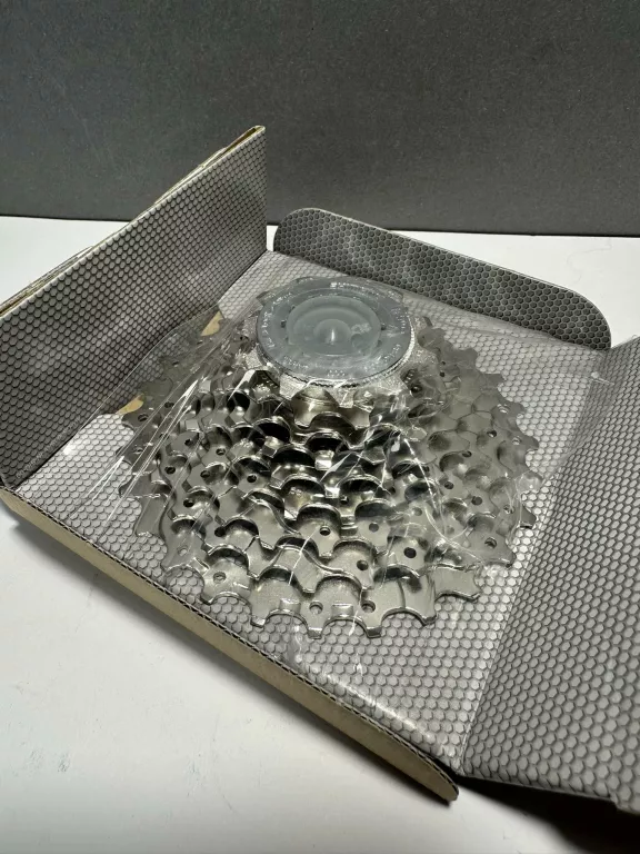 kastea-9-rzedowa-shimano-34t-11-28t-jak-nowe-pudelko-niebieskie-kod-producenta-cshg4009134