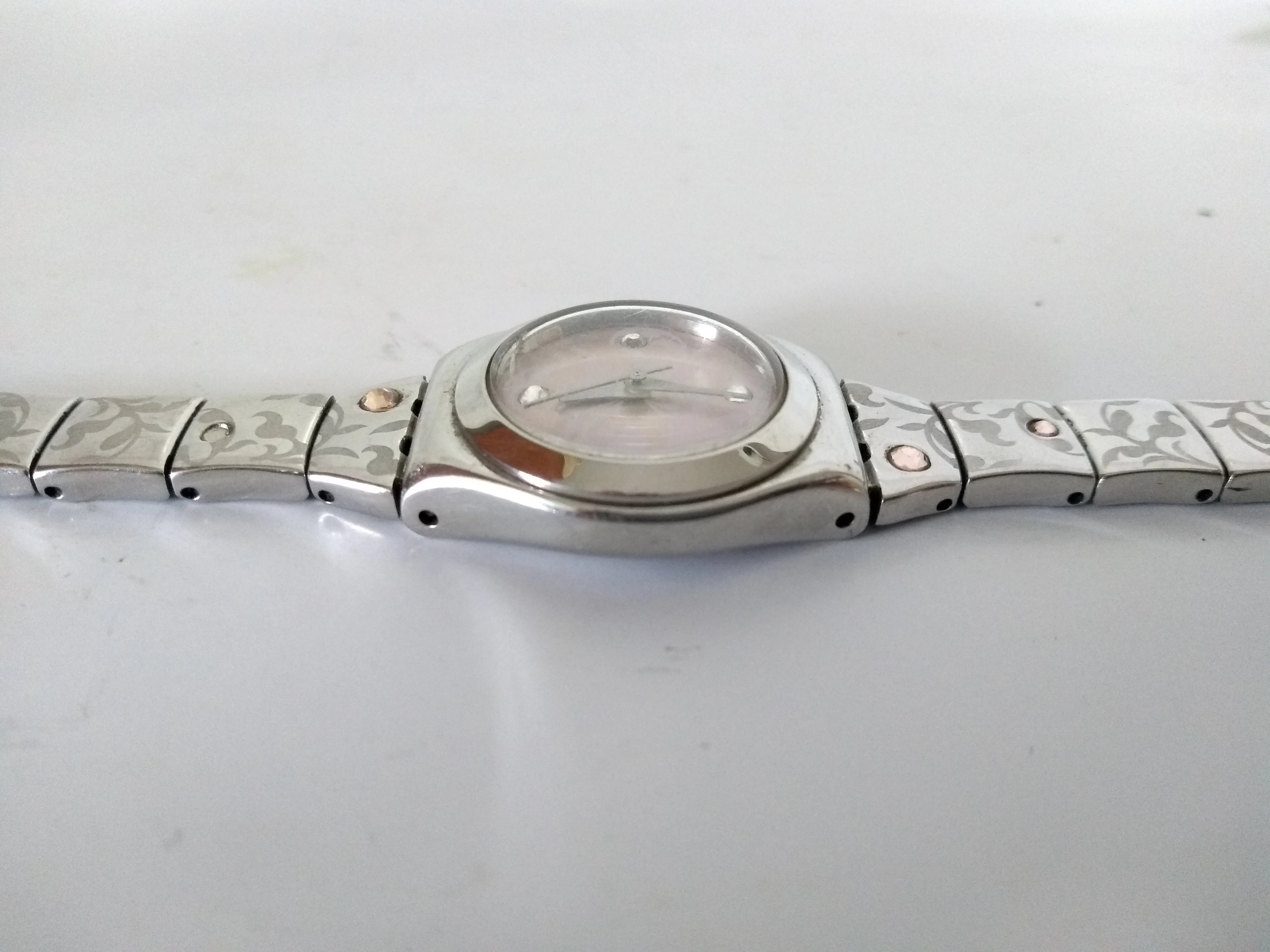 zegarek-swatch-irony-v8-funkcje-brak