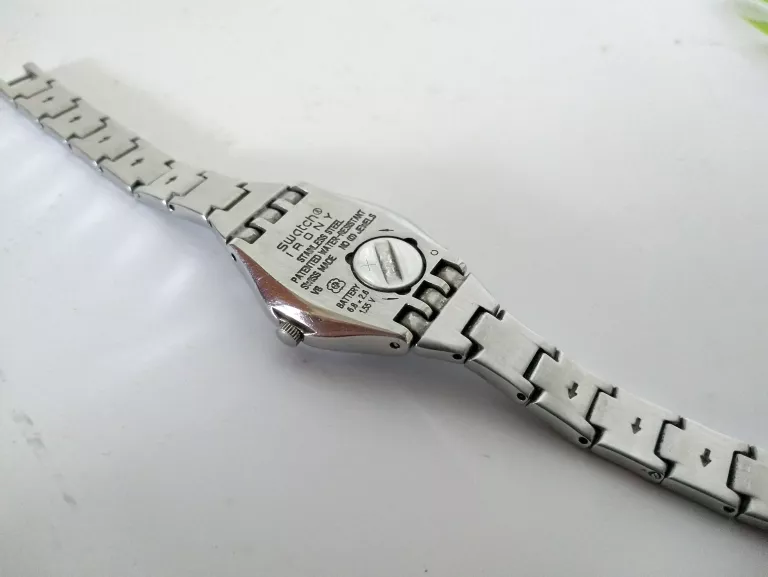 zegarek-swatch-irony-v8-rodzaj-analogowe