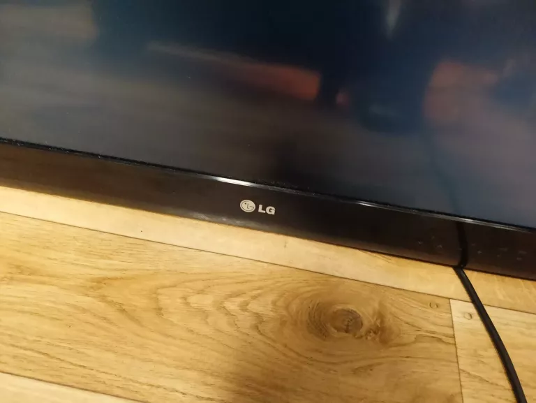 TELEWIZOR LG 32LE3300 BEZ PODSTAWY I PILOTA