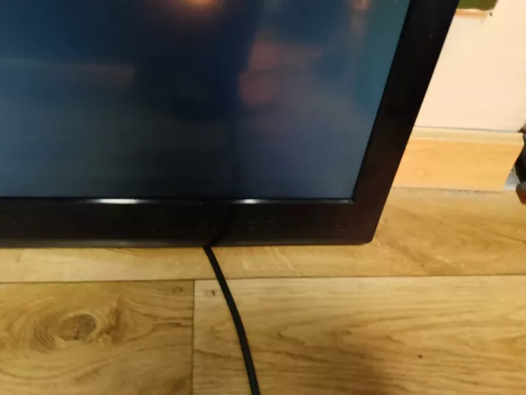 TELEWIZOR LG 32LE3300 BEZ PODSTAWY I PILOTA