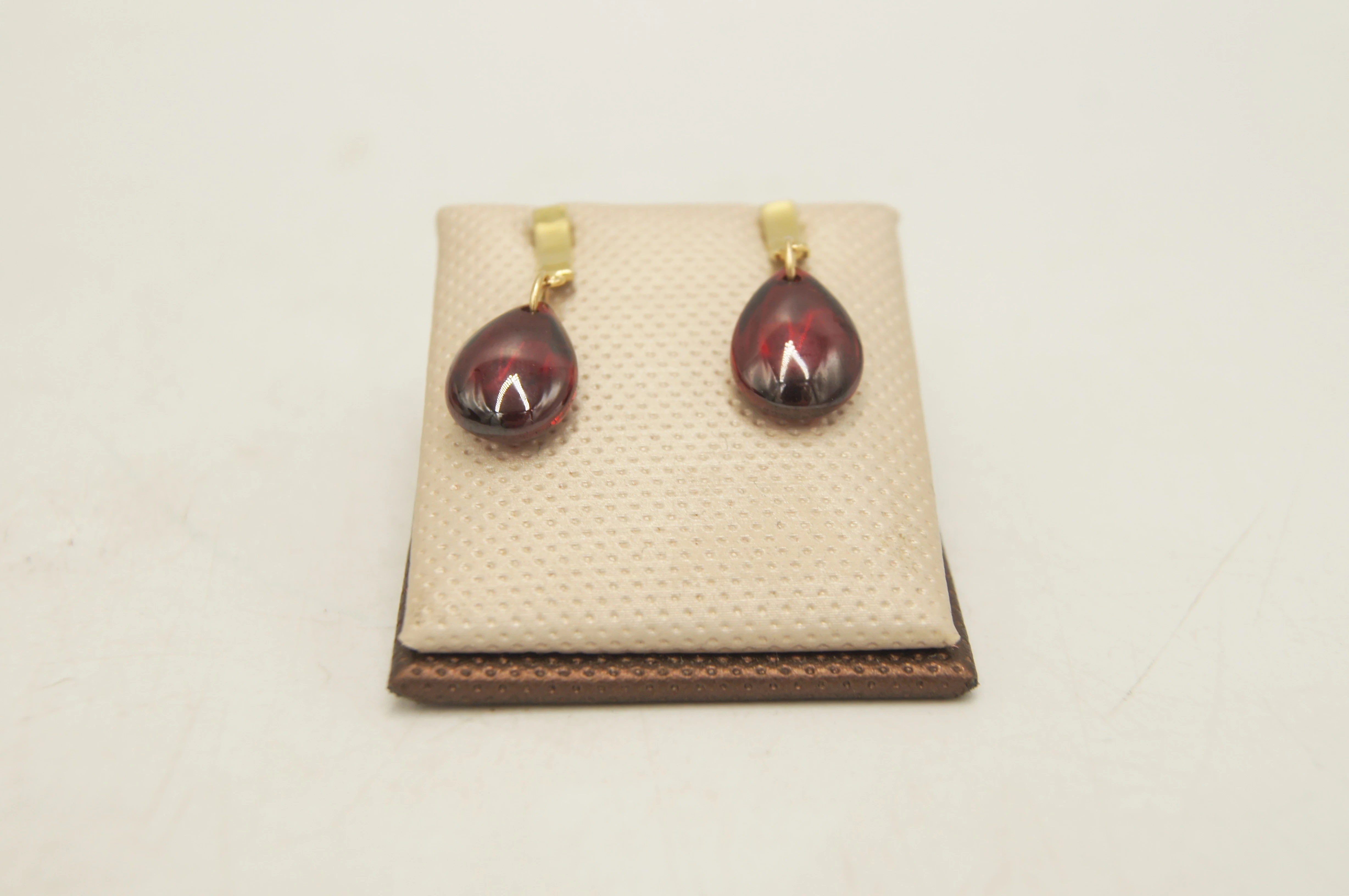 zlote-kolczyki-sztyfty-z-wiszacym-kamieniem-585-14k-502g-marka-inna-marka