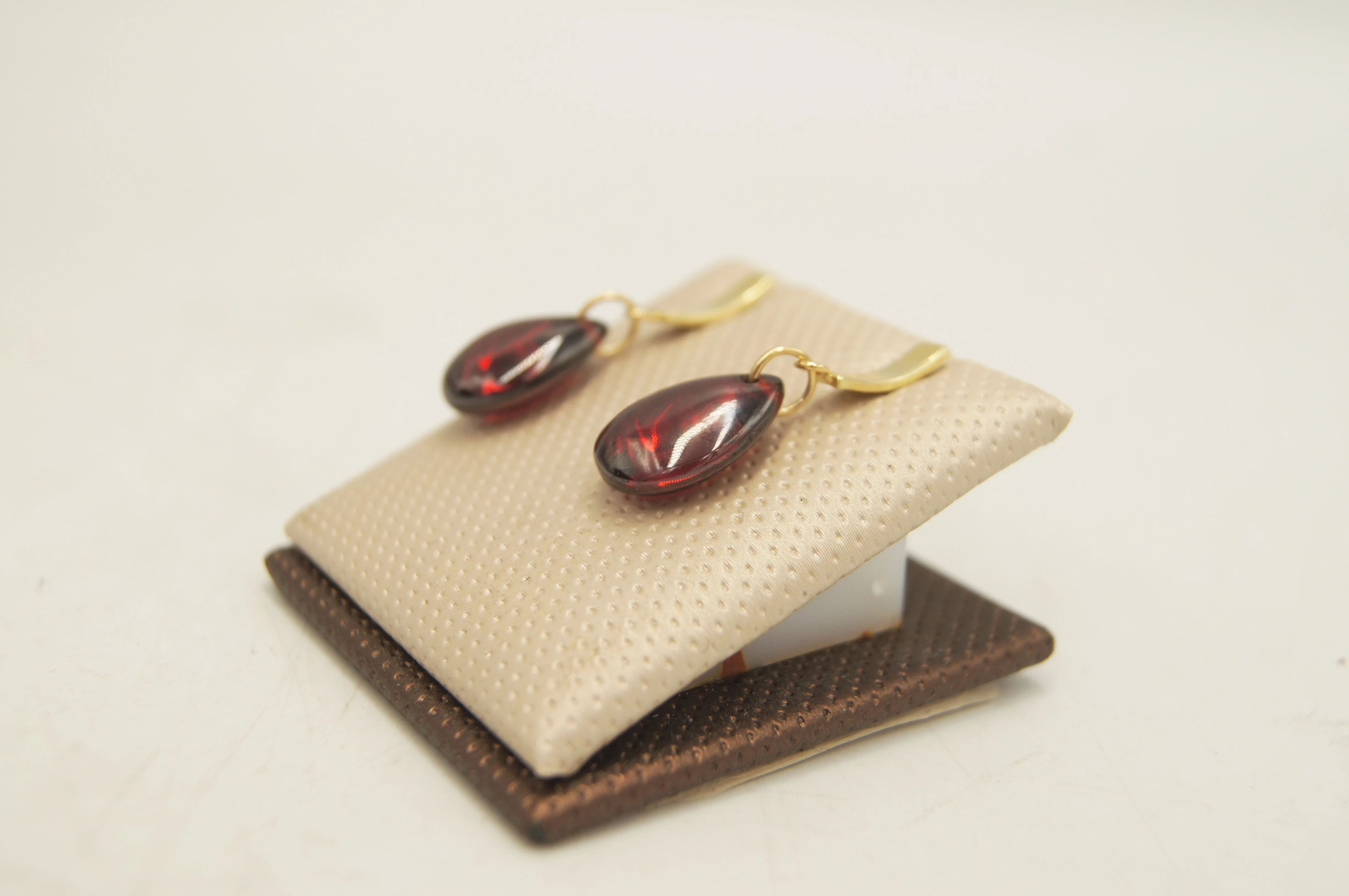 zlote-kolczyki-sztyfty-z-wiszacym-kamieniem-585-14k-502g-pulawska-103-warszawa