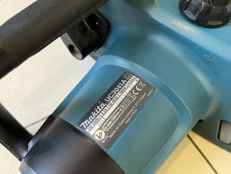 PIŁA ŁAŃCUCHOWA MAKITA 1800 W / 2,34 KM UC3041A