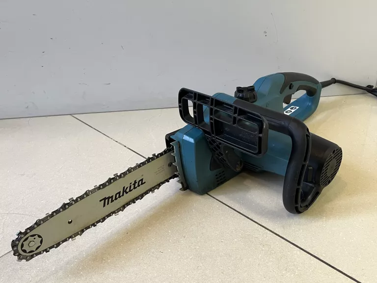 PIŁA ŁAŃCUCHOWA MAKITA 1800 W / 2,34 KM UC3041A
