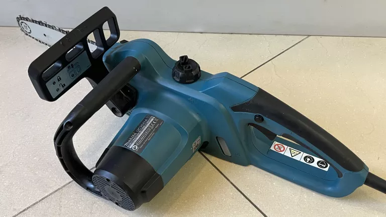 PIŁA ŁAŃCUCHOWA MAKITA 1800 W / 2,34 KM UC3041A