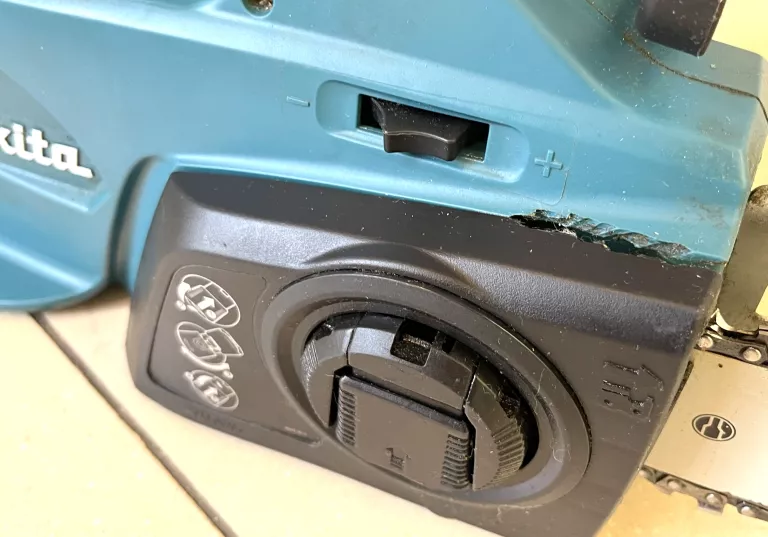 PIŁA ŁAŃCUCHOWA MAKITA 1800 W / 2,34 KM UC3041A