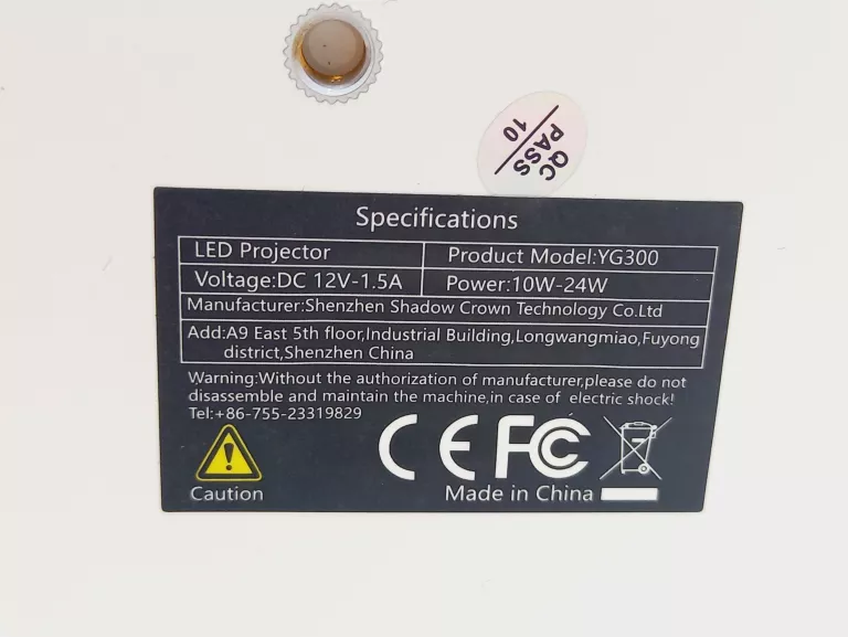 PRZENOŚNY RZUTNIK MINI PROJEKTOR LED FULL HD YG300
