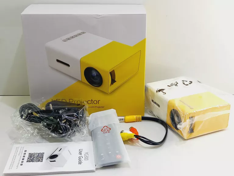 PRZENOŚNY RZUTNIK MINI PROJEKTOR LED FULL HD YG300