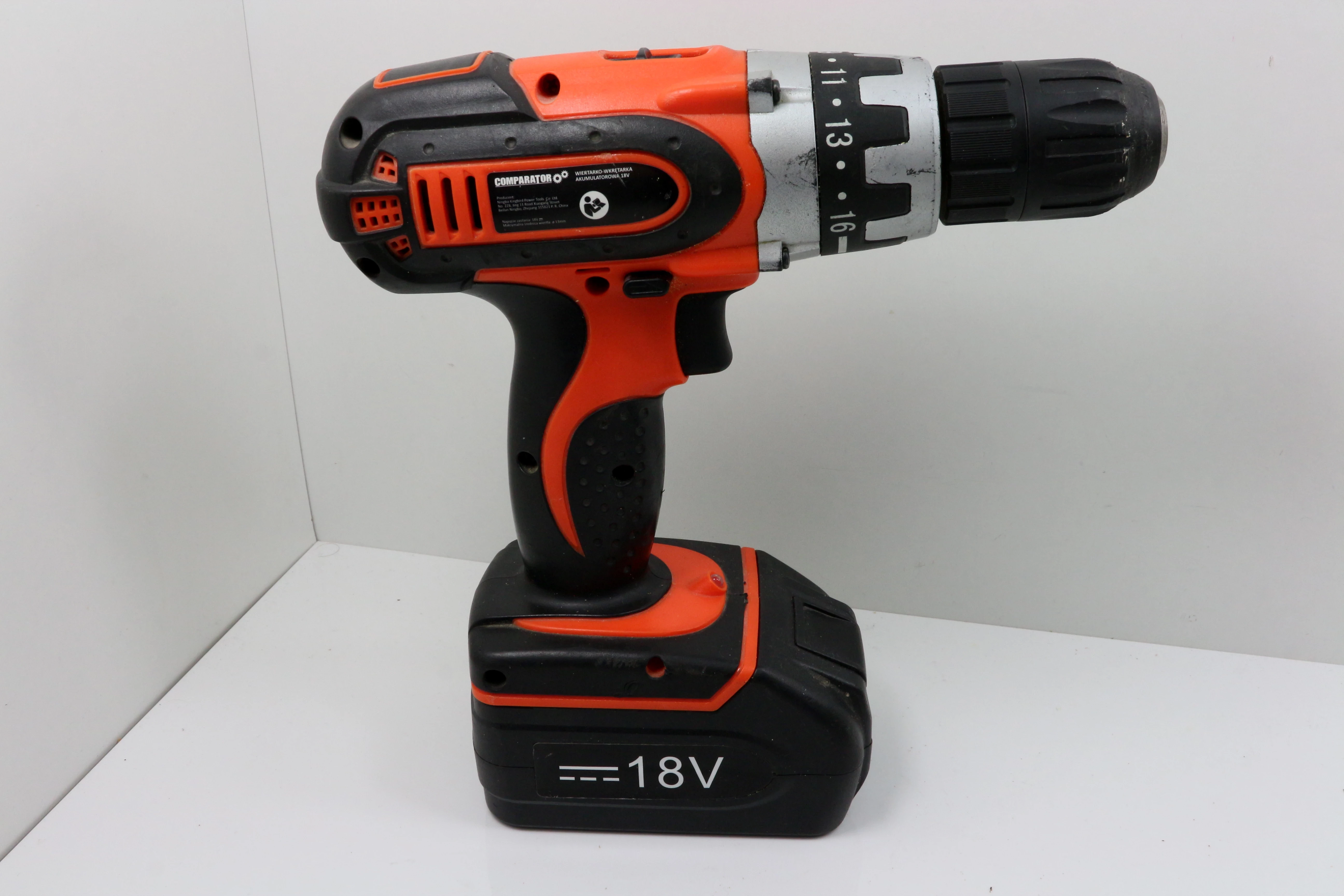 wiertarko-wkretarka-comparator-18v-z-ladowarka-napiecie-v-18-v