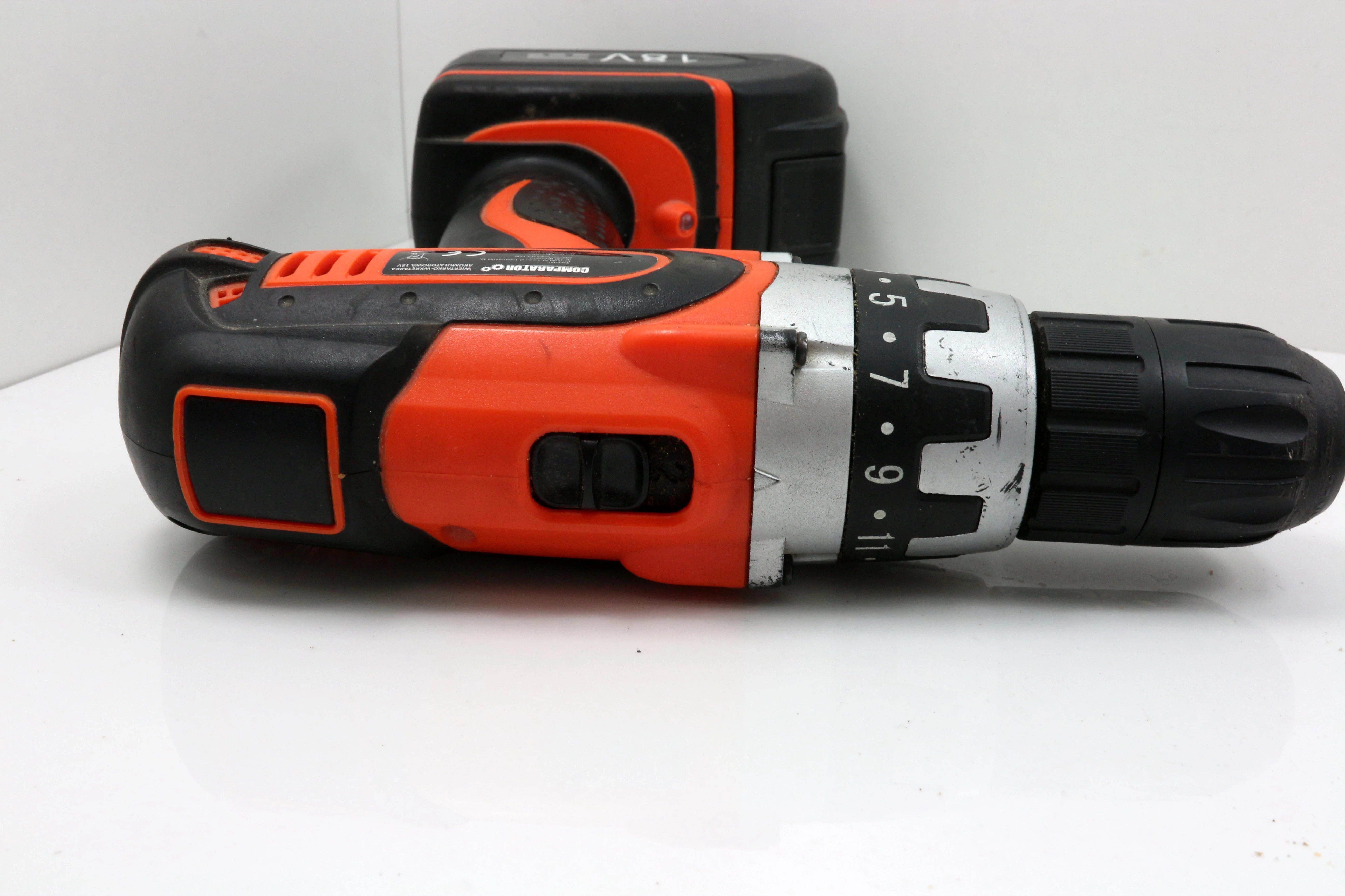 wiertarko-wkretarka-comparator-18v-z-ladowarka-kod-producenta-brak-informacji