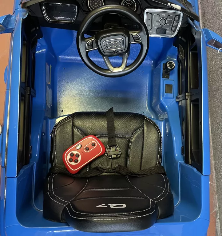 AUTO NA AKUMULATOR AUDI Q7 2X AKU + ŁADOWARKA