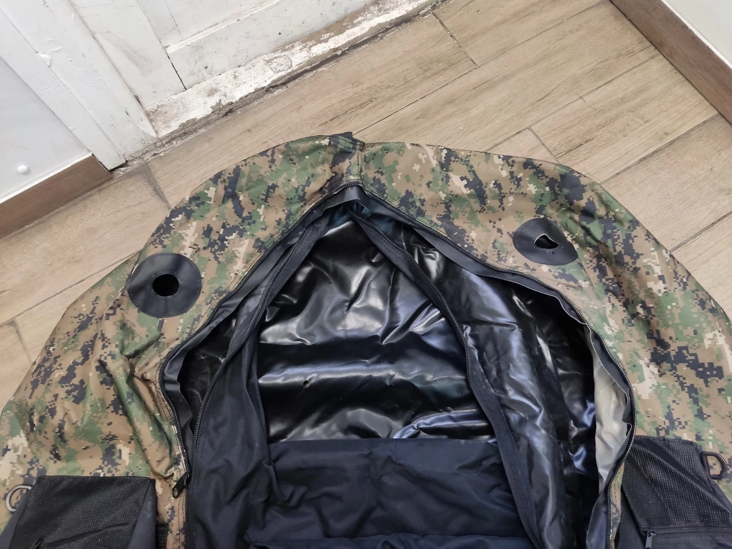 ponton-plywadelko-seven-bass-130cm-dopuszczalne-obciazenie-140