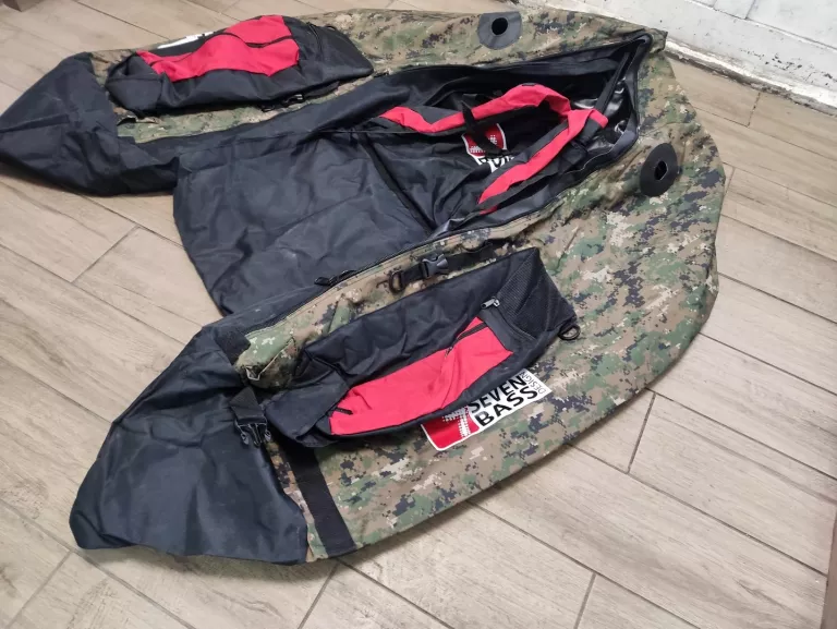 ponton-plywadelko-seven-bass-130cm-stan-uzywany