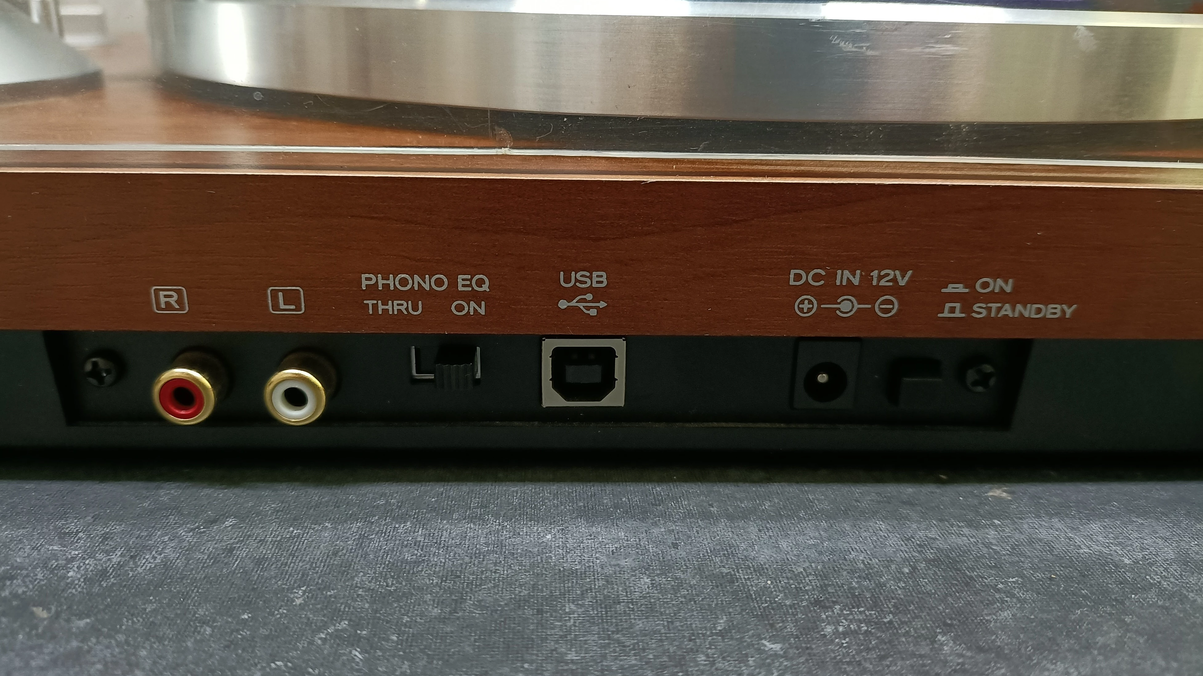 gramofon-teac-tn-350-orzech-wbudowany-przedwzmacniacz-brak-informacji