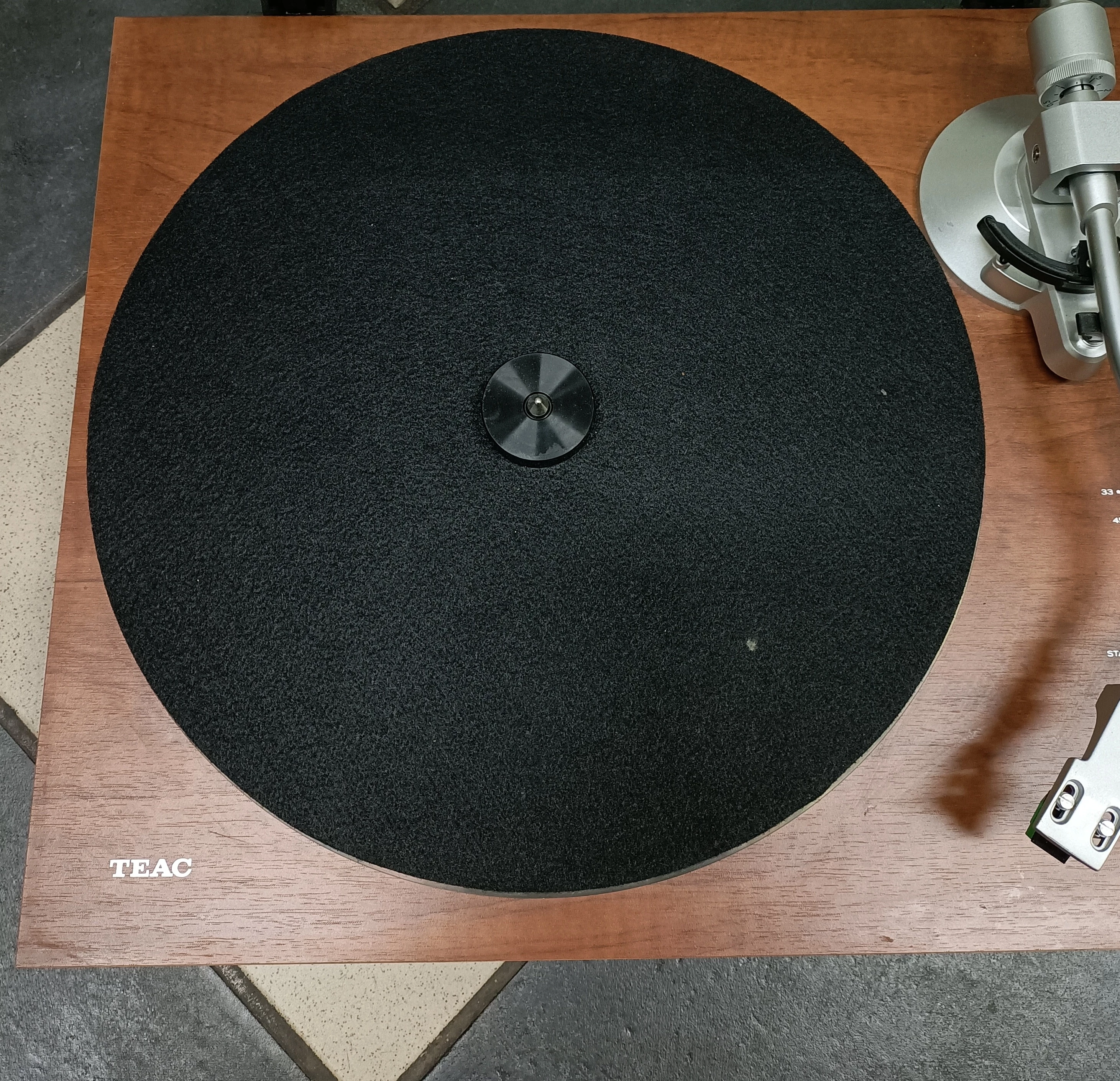 gramofon-teac-tn-350-orzech-naped-paskowy