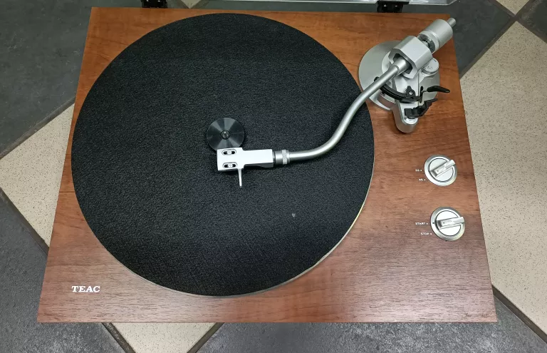 gramofon-teac-tn-350-orzech-typ-wkladki-elektromagnetyczna-mm