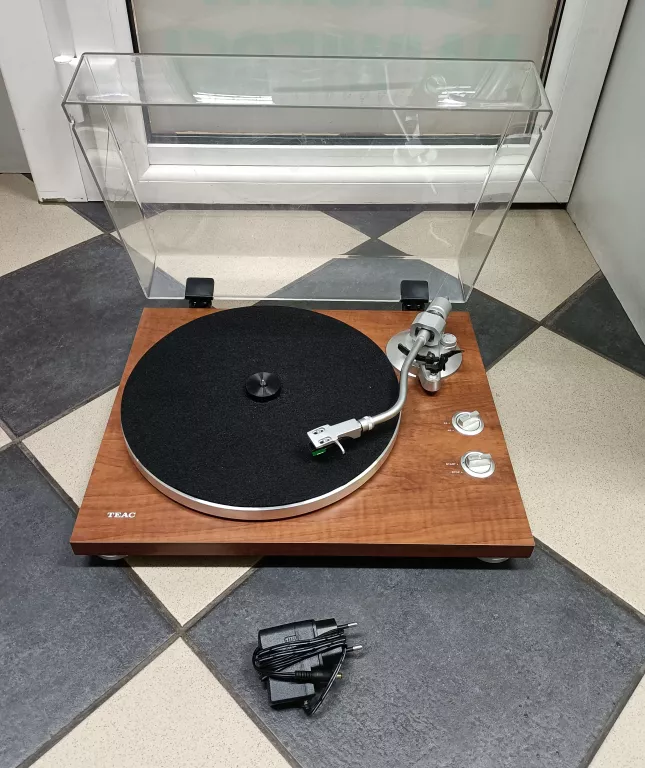 GRAMOFON TEAC TN-350 ORZECH