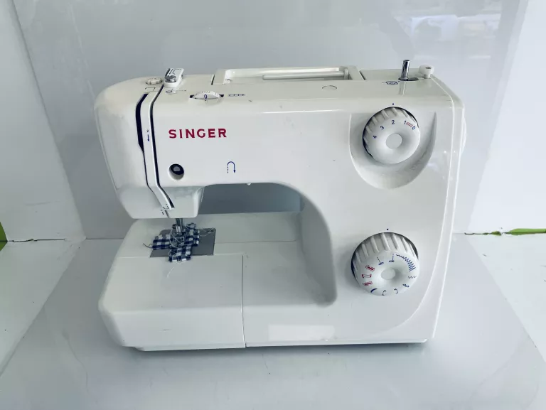 MASZYNA DO SZYCIA SINGER 8280