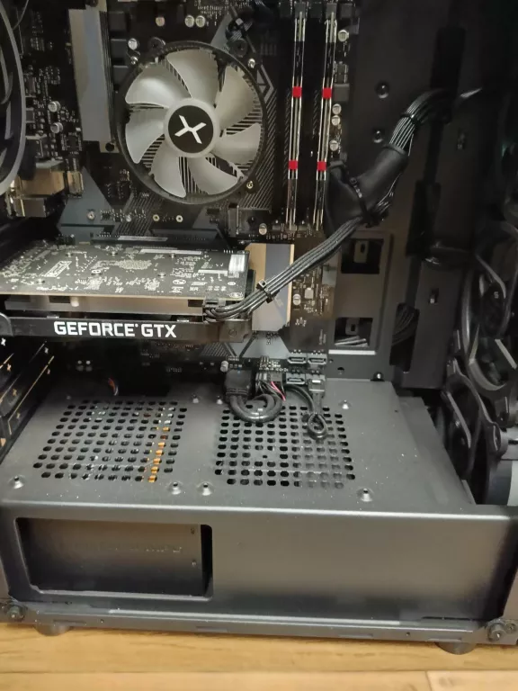 KOMPUTER MAD DOG MD2400-A10 RYZEN 5 2400GE 16GB 480GB GTX 1650 W10