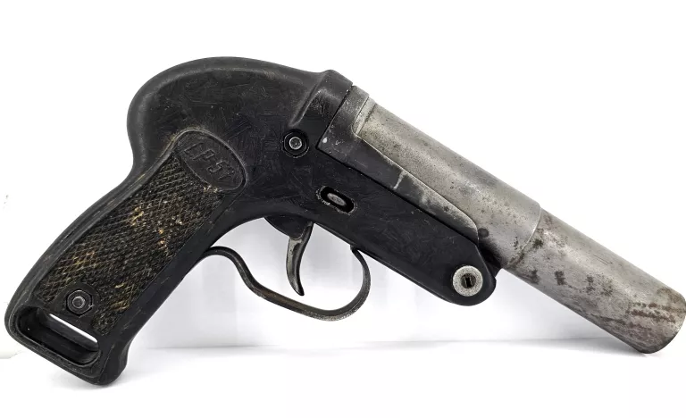 STARY PISTOLET SYGNAŁOWY LP57 (NA RACE)