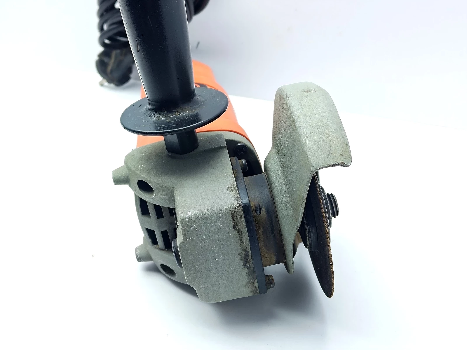 szlifierka-katowa-blackdecker-kg115-750w-115mm-srednica-tarczy-mm-115-mm