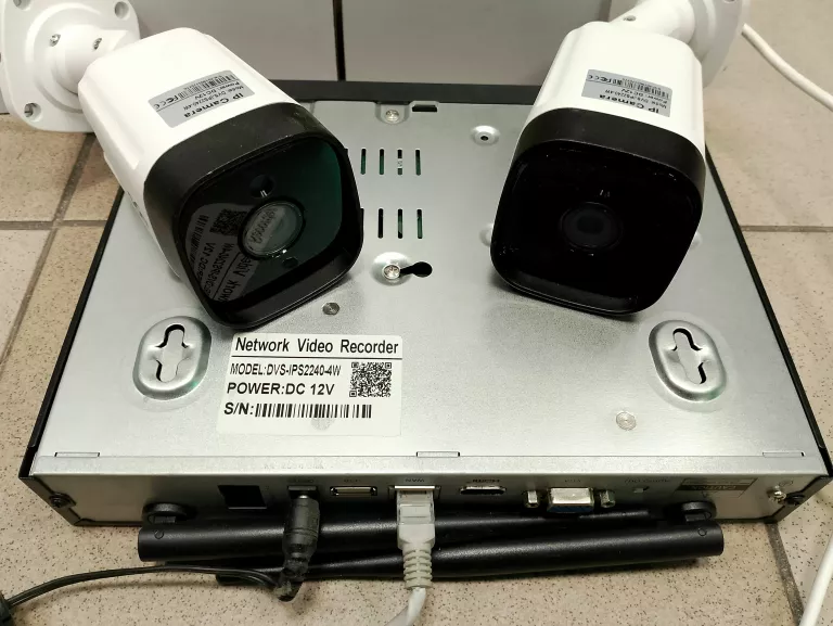 ZESTAW DO MONITORINGU DVS-IPS2240-4W