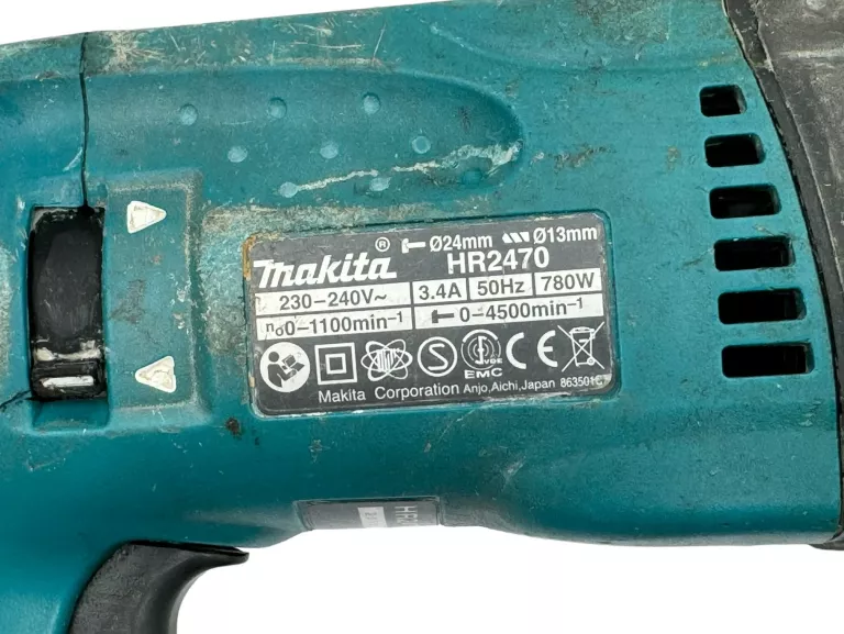 MŁOTOWIERTARKA MAKITA HR2470 SDS PLUS 780 W