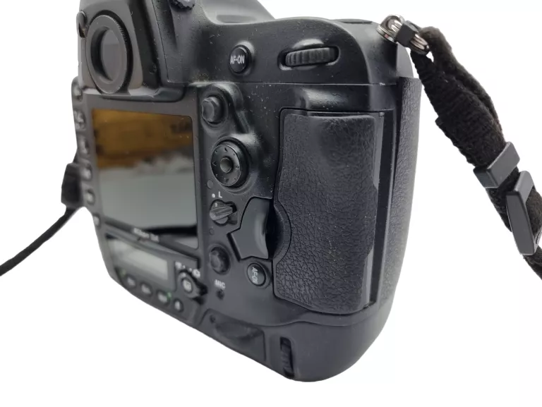 NIKON D4 + NIKON AF-S NIKKOR 50MM 1:1.4G + LEXAR XQD 64GB PRZEBIEG:427152