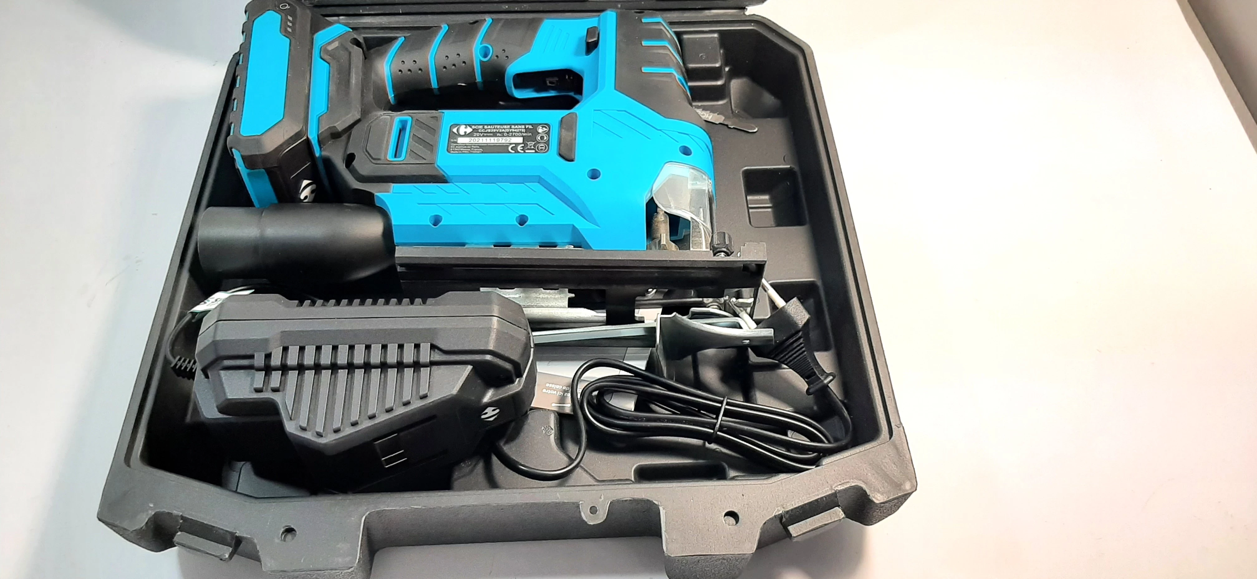 carrefour-wyrzynarka-akumulatorowa-20-v-stan-uzywany