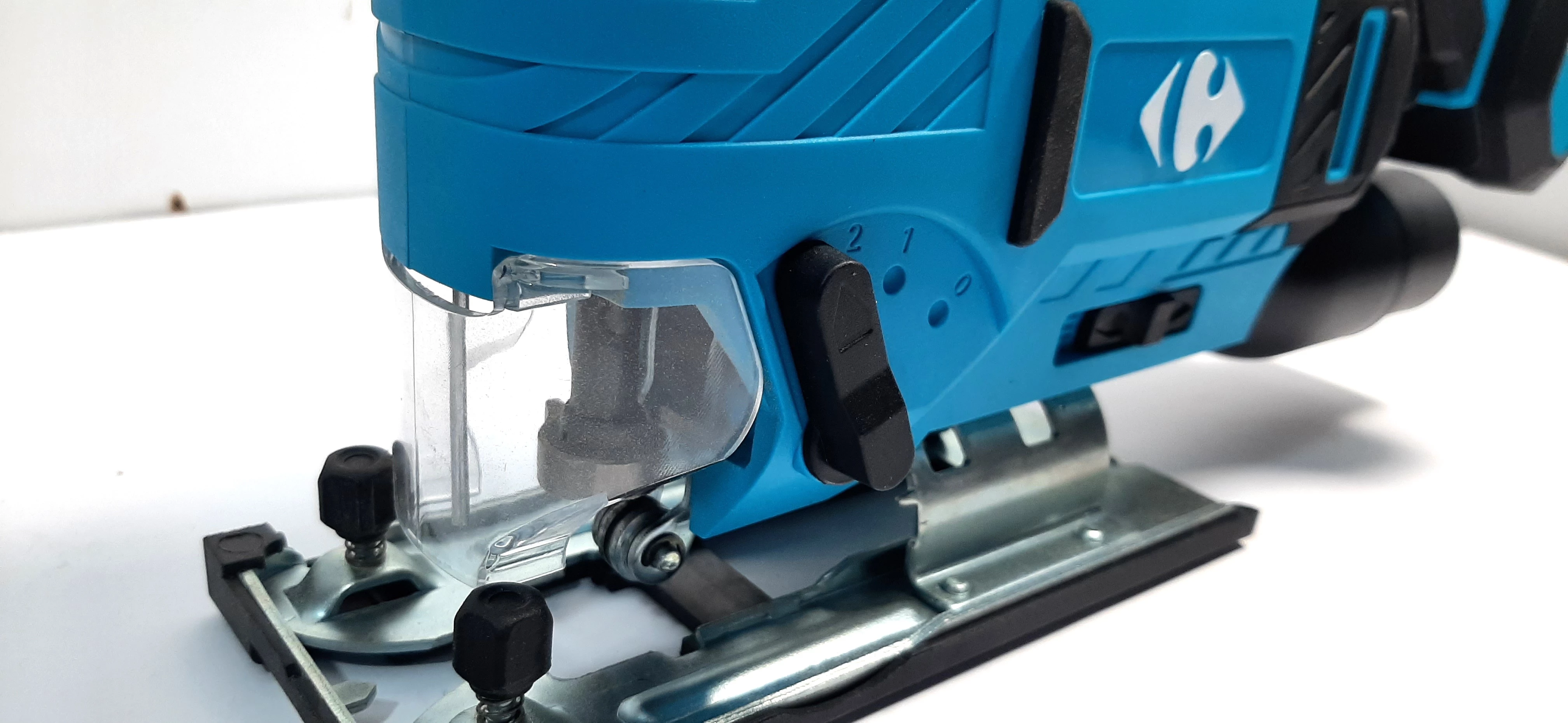 carrefour-wyrzynarka-akumulatorowa-20-v-mocowanie-brzeszczotu-inny-rodzaj