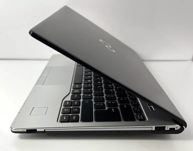LAPTOP FUJITSU LIFEBOOK S938 I7-8650U / 8 GB / 512 GB SSD
