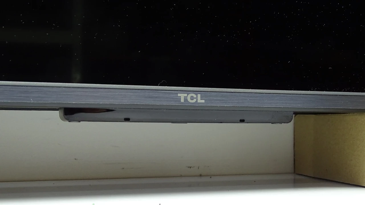 telewizor-tcl-43c649-43-qled-4k-google-tv-przekatna-ekranu-cale-43