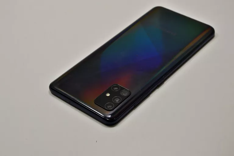 SAMSUNG GALAXY A51