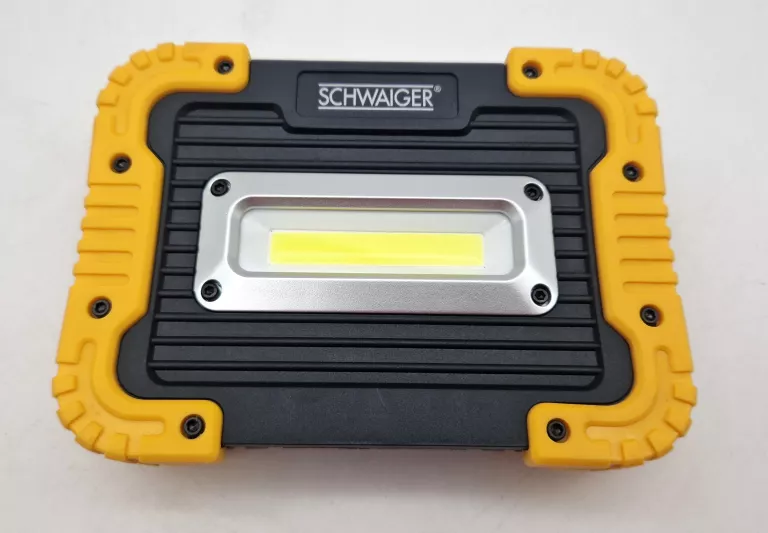 lampa-robocza-led-schwaiger-wled10-531pud-plac-wolnosci-1-pyrzyce