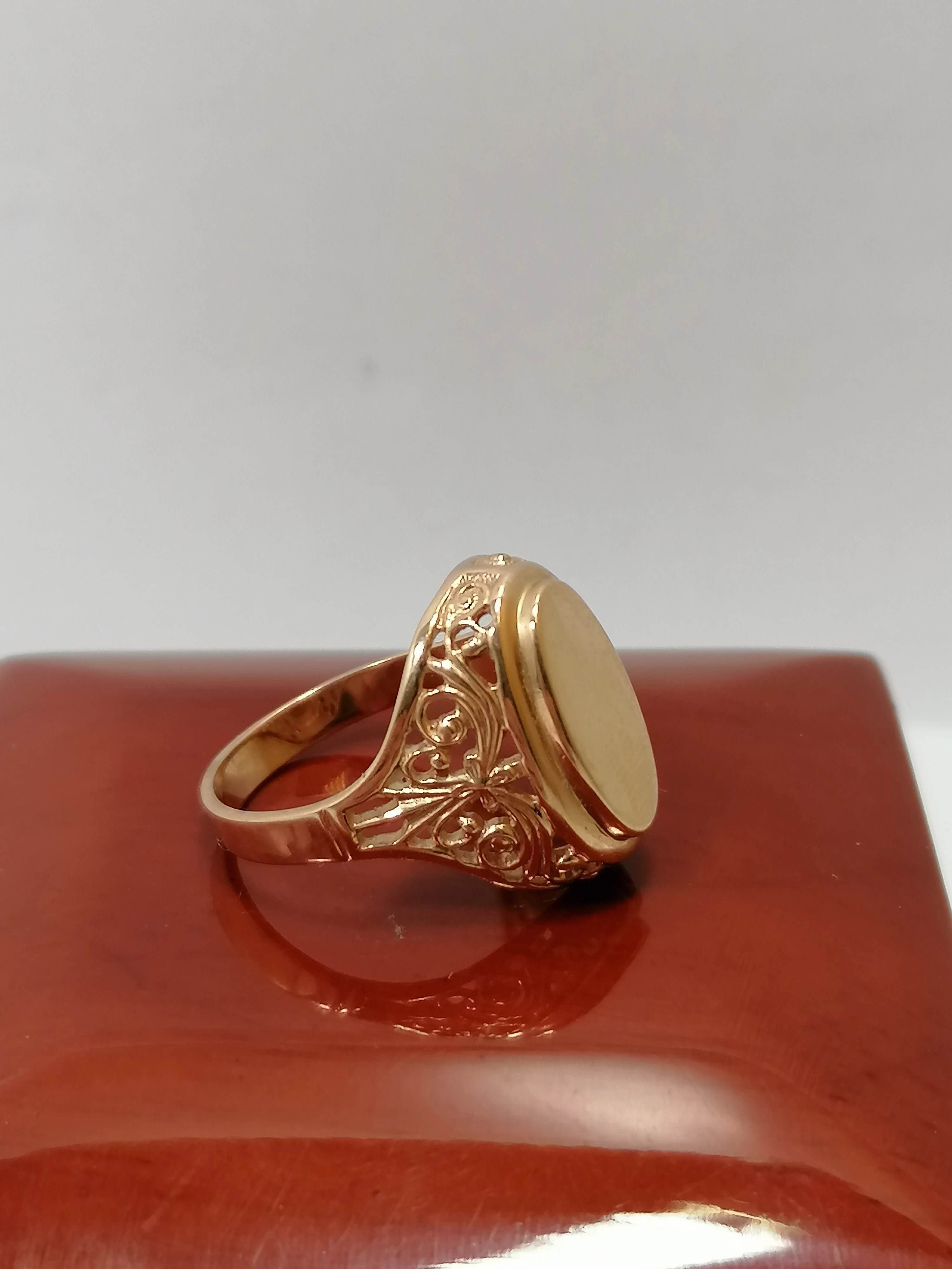 zloty-sygnet-pr585-w-470-r18-kolor-dominujacy-zloty