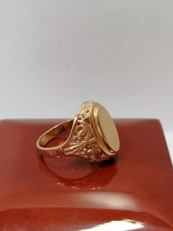 zloty-sygnet-pr585-w-470-r18-kolor-dominujacy-zloty