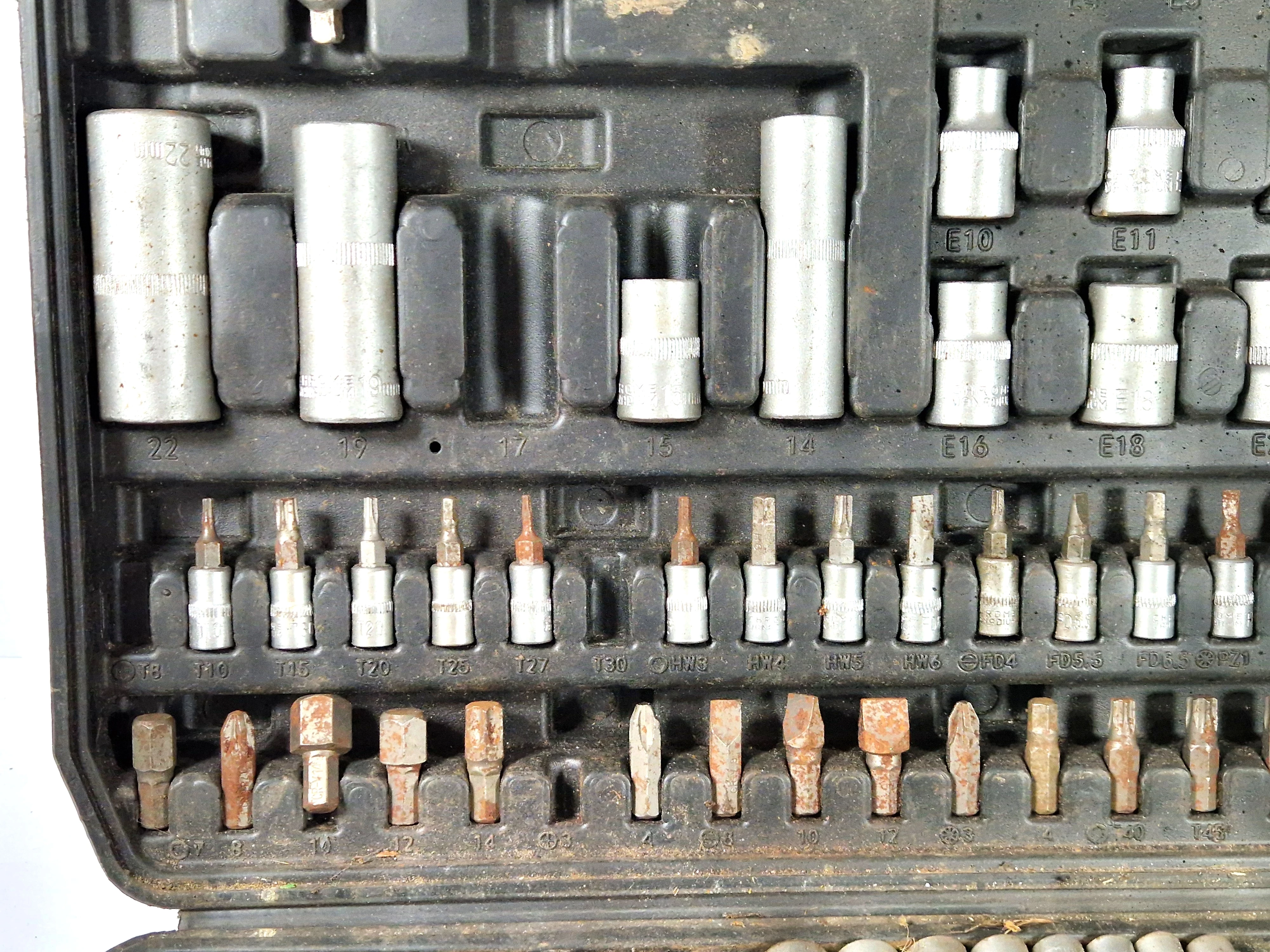 zestaw-kluczy-boxer-108pcs-brak-kilku-el-kod-producenta-bx-008s