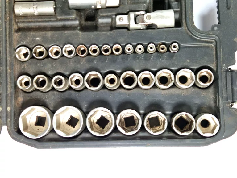 zestaw-kluczy-boxer-108pcs-brak-kilku-el-rodzaj-klucza-nasadowy