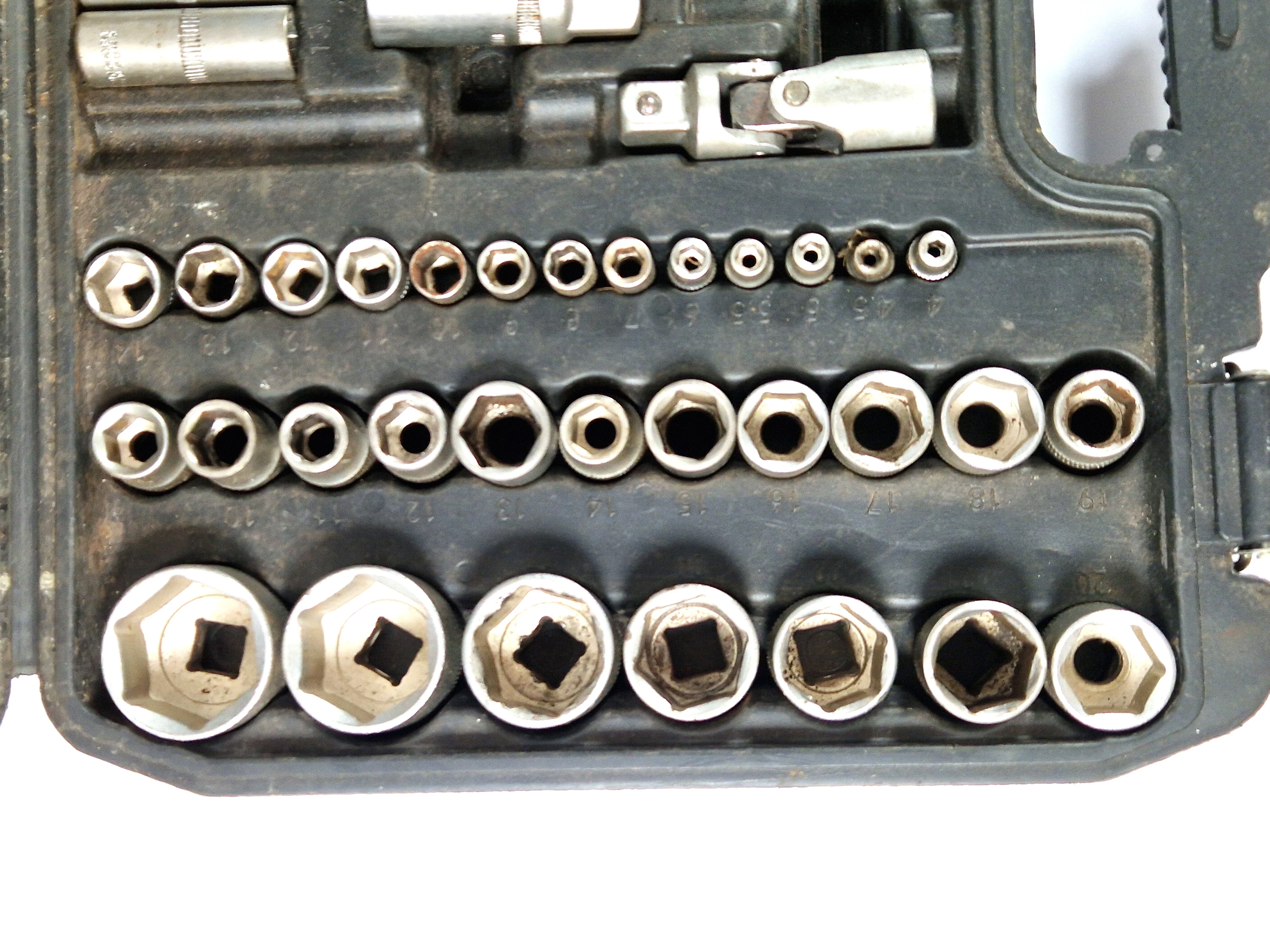 zestaw-kluczy-boxer-108pcs-brak-kilku-el-rodzaj-klucza-nasadowy