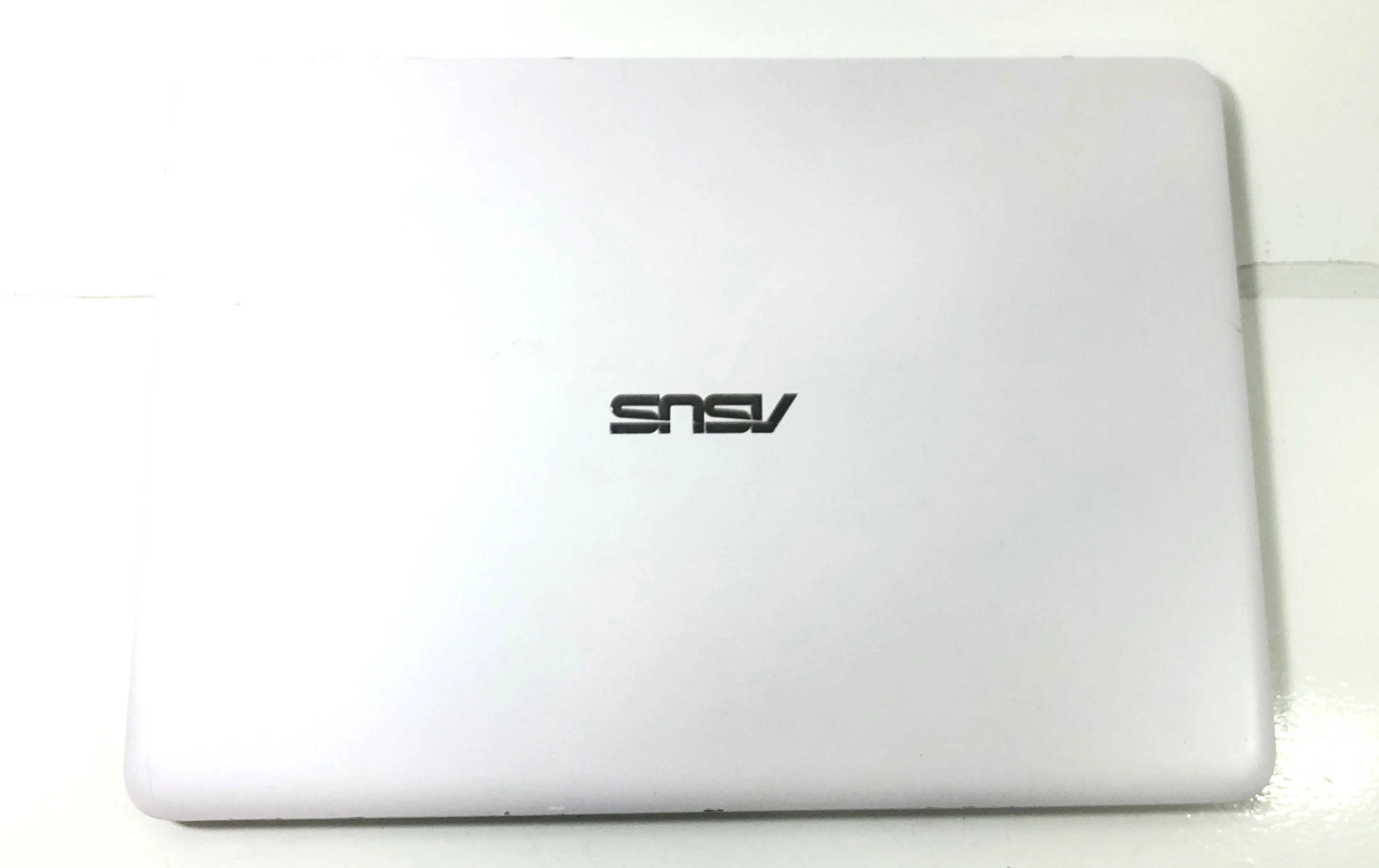 asus-zenbook-ux305ca-m3-6y304gb128ssd-bialy-przekatna-ekranu-145