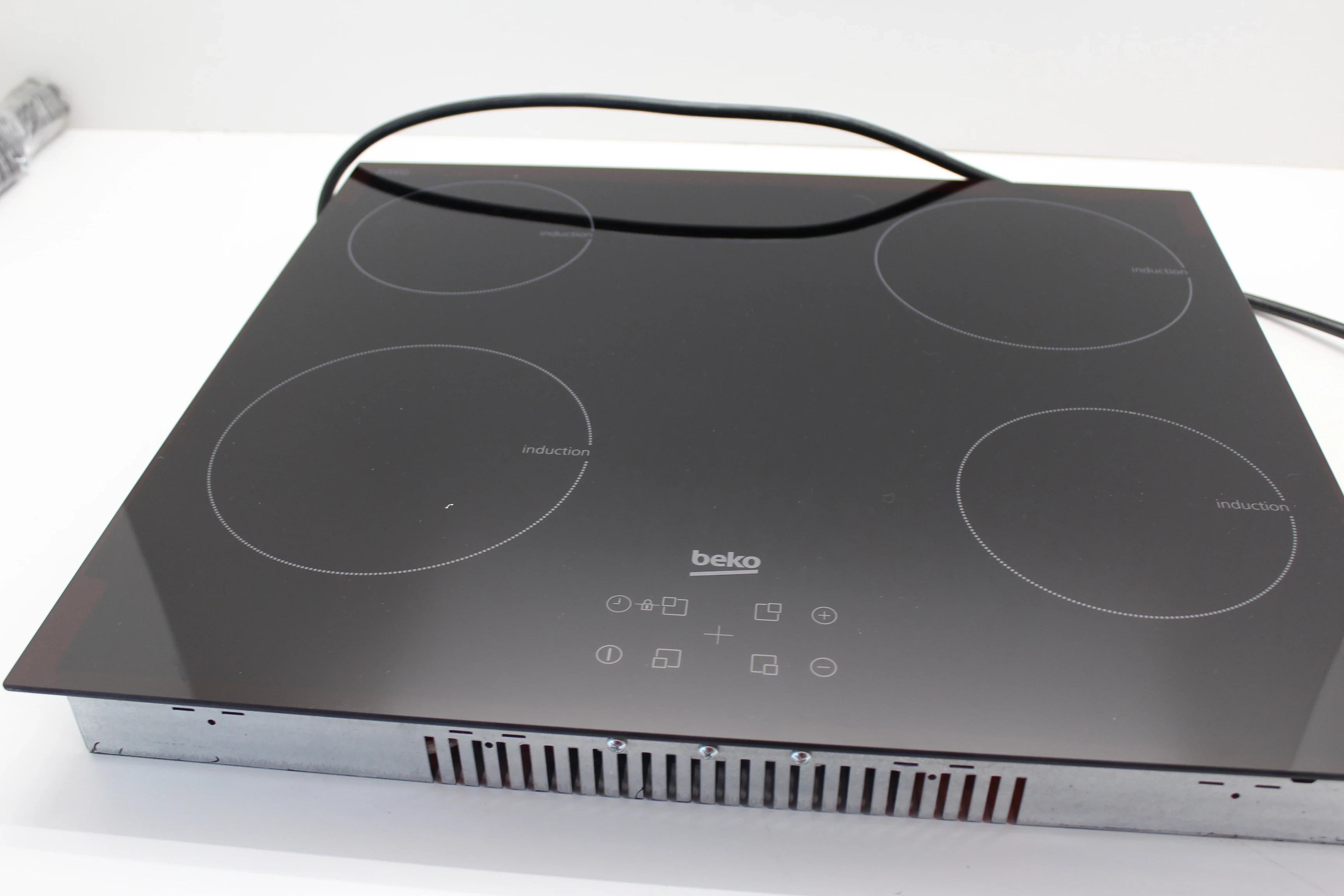 plyta-indukcyjna-beko-hii-64401-at-marka-beko