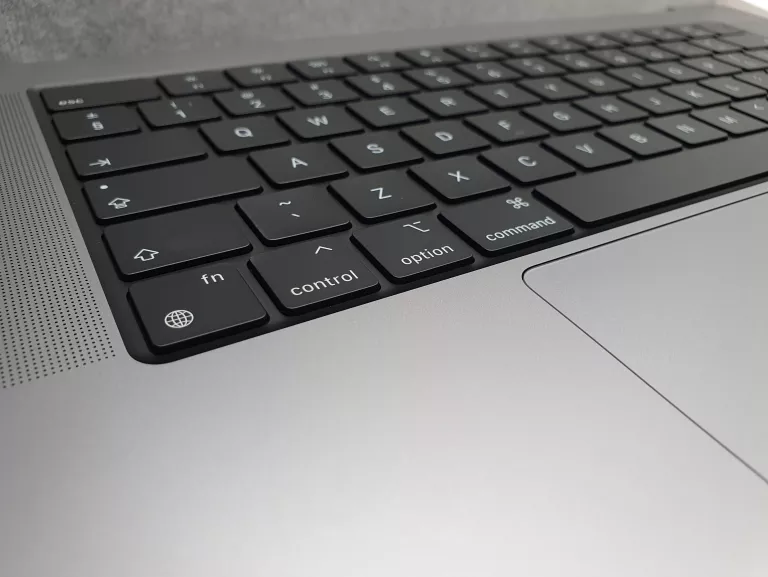 LAPTOP APPLE MACBOOK PRO M1 16-INCH  A2485 GWARANCJA
