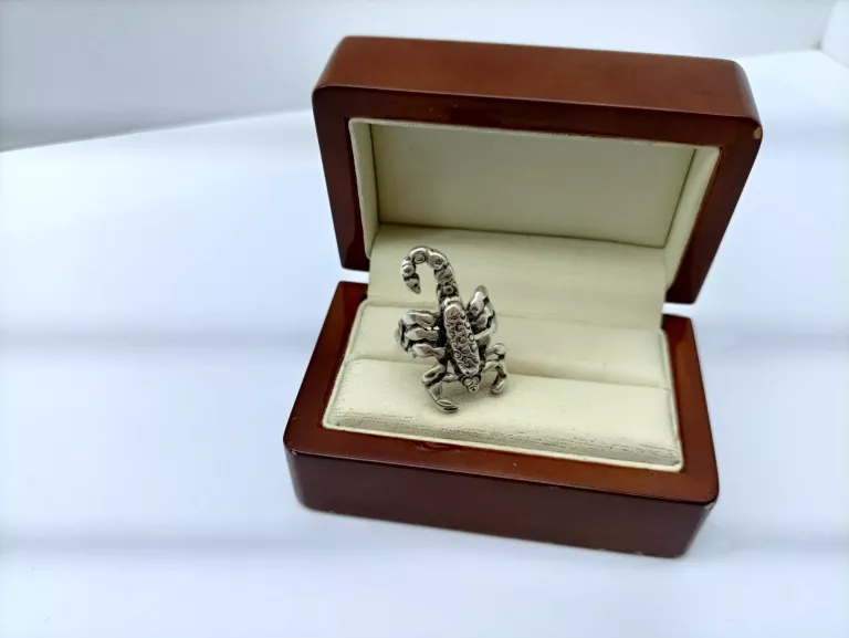 SREBRNY PIERŚCIONEK SKORPION 6,60G PR.925 R16