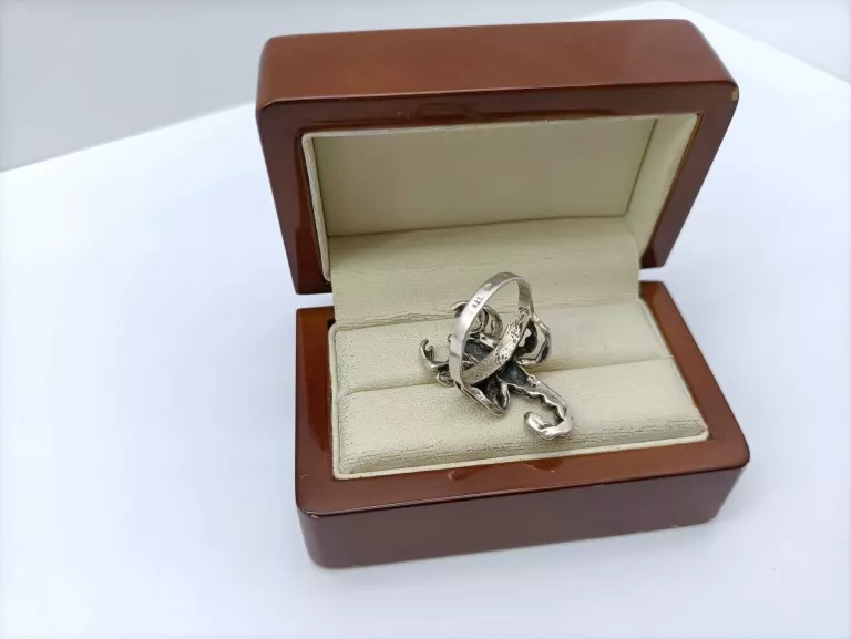 SREBRNY PIERŚCIONEK SKORPION 6,60G PR.925 R16