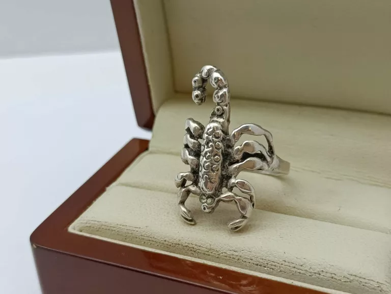 SREBRNY PIERŚCIONEK SKORPION 6,60G PR.925 R16