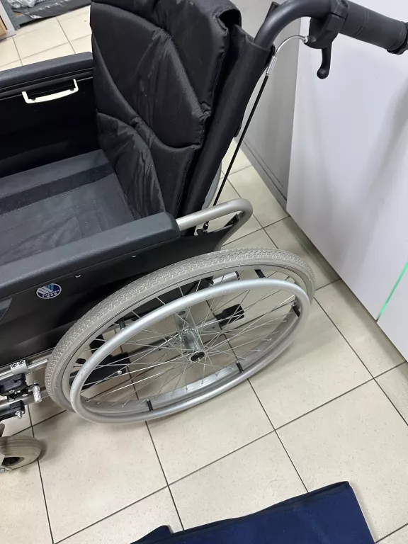 wozek-inwalidzki-specjalny-v300-30-vermeiren-material-ramy-230245-350165